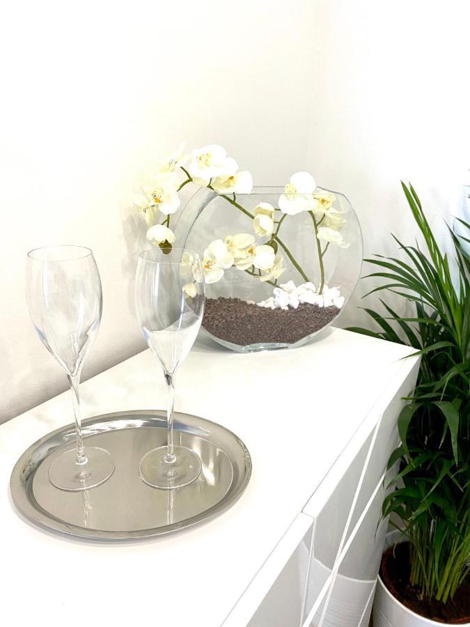 Die Oase - Luxurious Apartment Near The City Center With Free Parking Bratislava Exterior photo